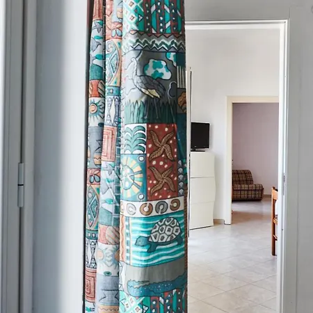 Red Fisherman's House - Ostuni Sea Front Apartment *