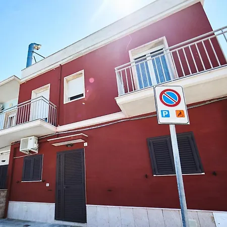 Red Fisherman's House - Ostuni Sea Front Apartment *